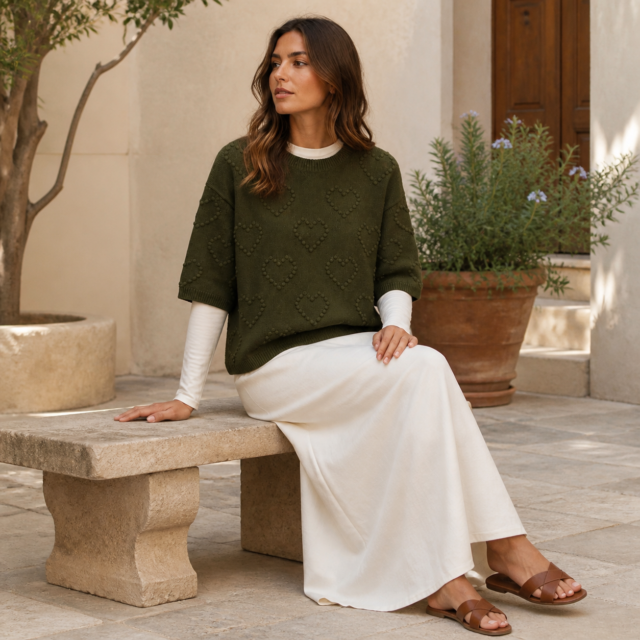 Pull vert olive à motifs cœurs Tsniout — vue 5 — Maille douce à motifs cœurs en relief