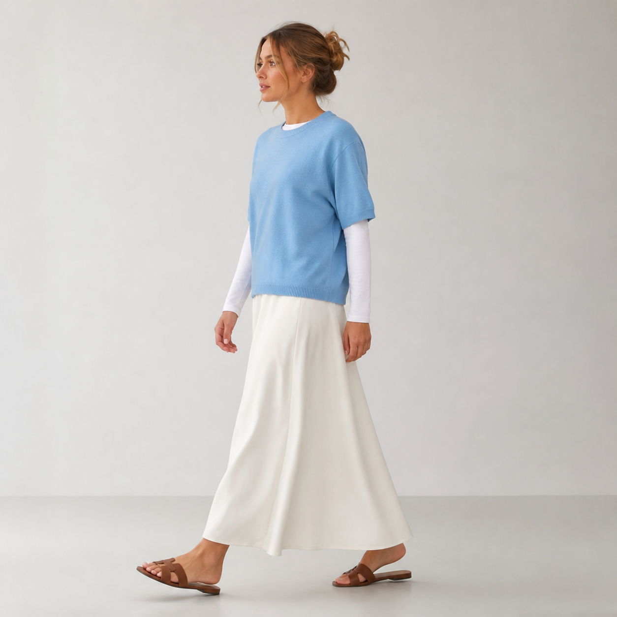 Pull bleu ciel en maille à col rond Tsniout — vue 3 — Maille douce, finition côtelée