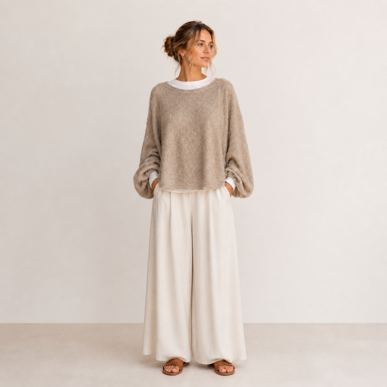 Pull beige en maille duveteuse Tsniout — Maille duveteuse beige, manches longues