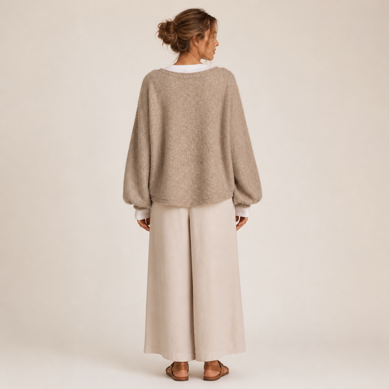 Pull beige en maille duveteuse Tsniout — vue 2 — Maille duveteuse beige, manches longues