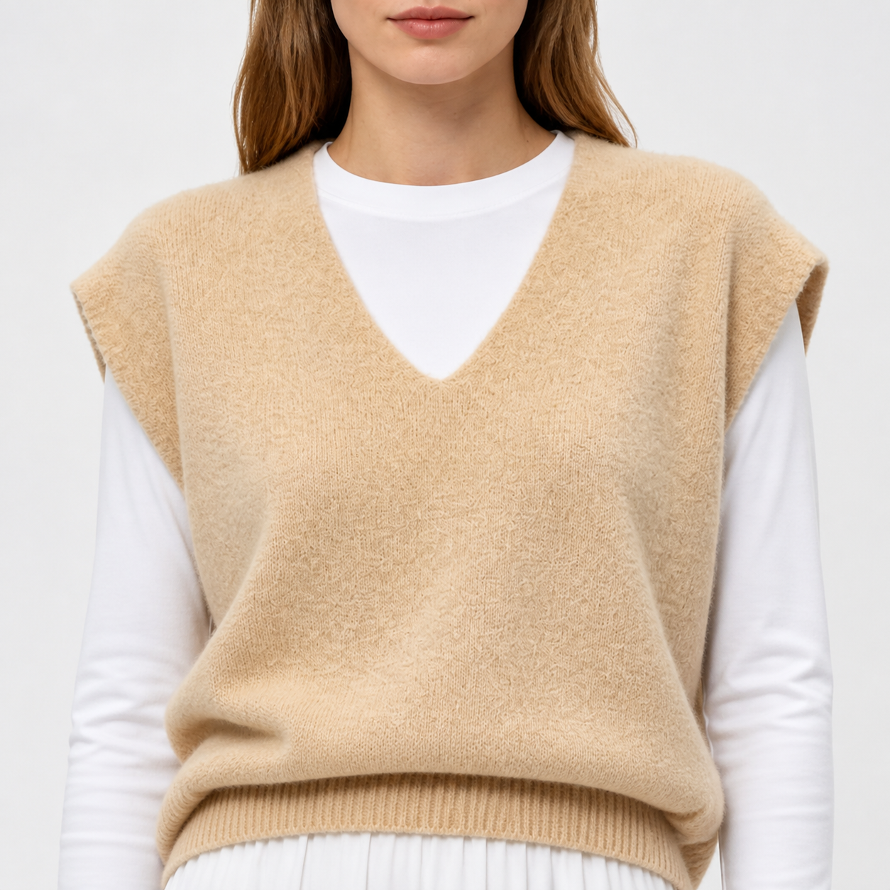 Gilet-pull beige en maille à col V Tsniout — vue 4 — Maille douce acrylique, polyamide, élasthanne et laine