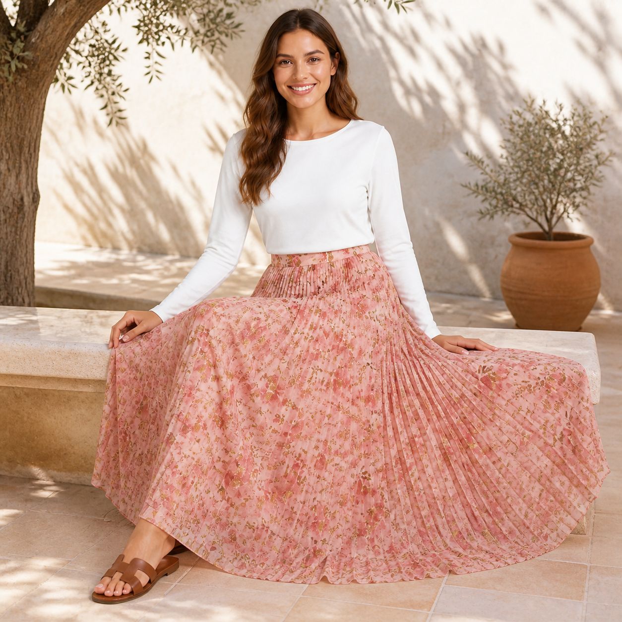 Jupe longue rose fleurie plissée Tsniout — vue 5 — Tissu fluide opaque doublé, imprimé floral et plis fins