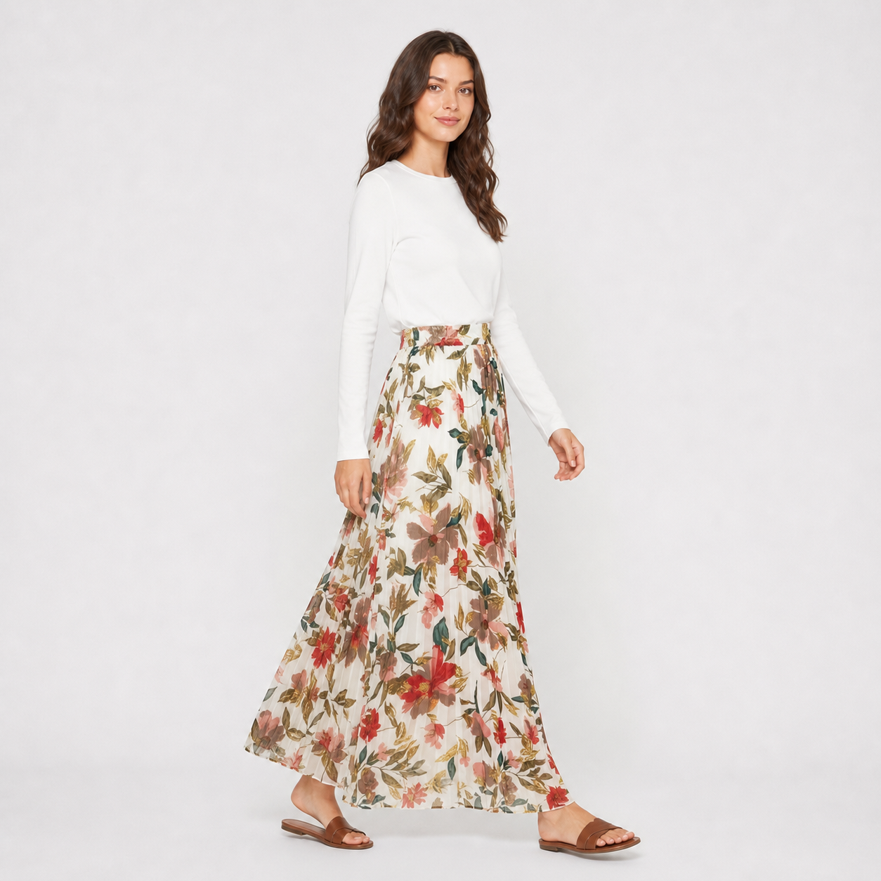 Jupe longue blanche fleurie plissée Tsniout — vue 3 — Tissu fluide opaque doublé, imprimé floral et plis fins