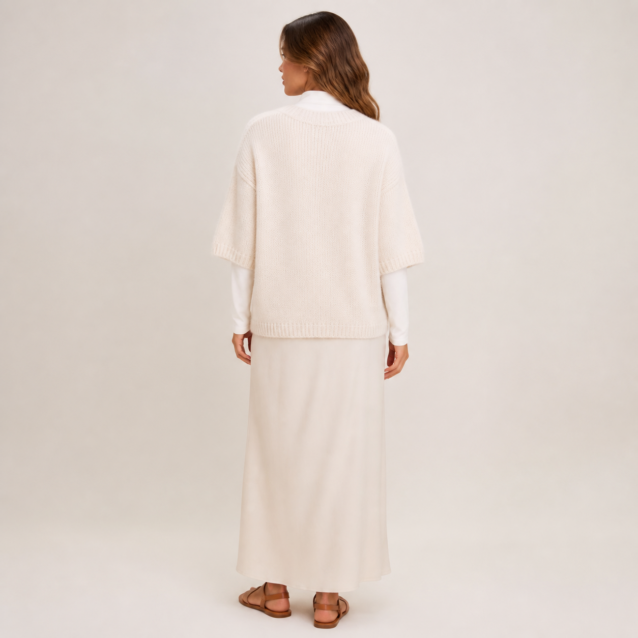 Pull écru en maille bébé alpaga Tsniout — vue 2 — Alpaga 30 %, acrylique 38 %, polyamide 32 %