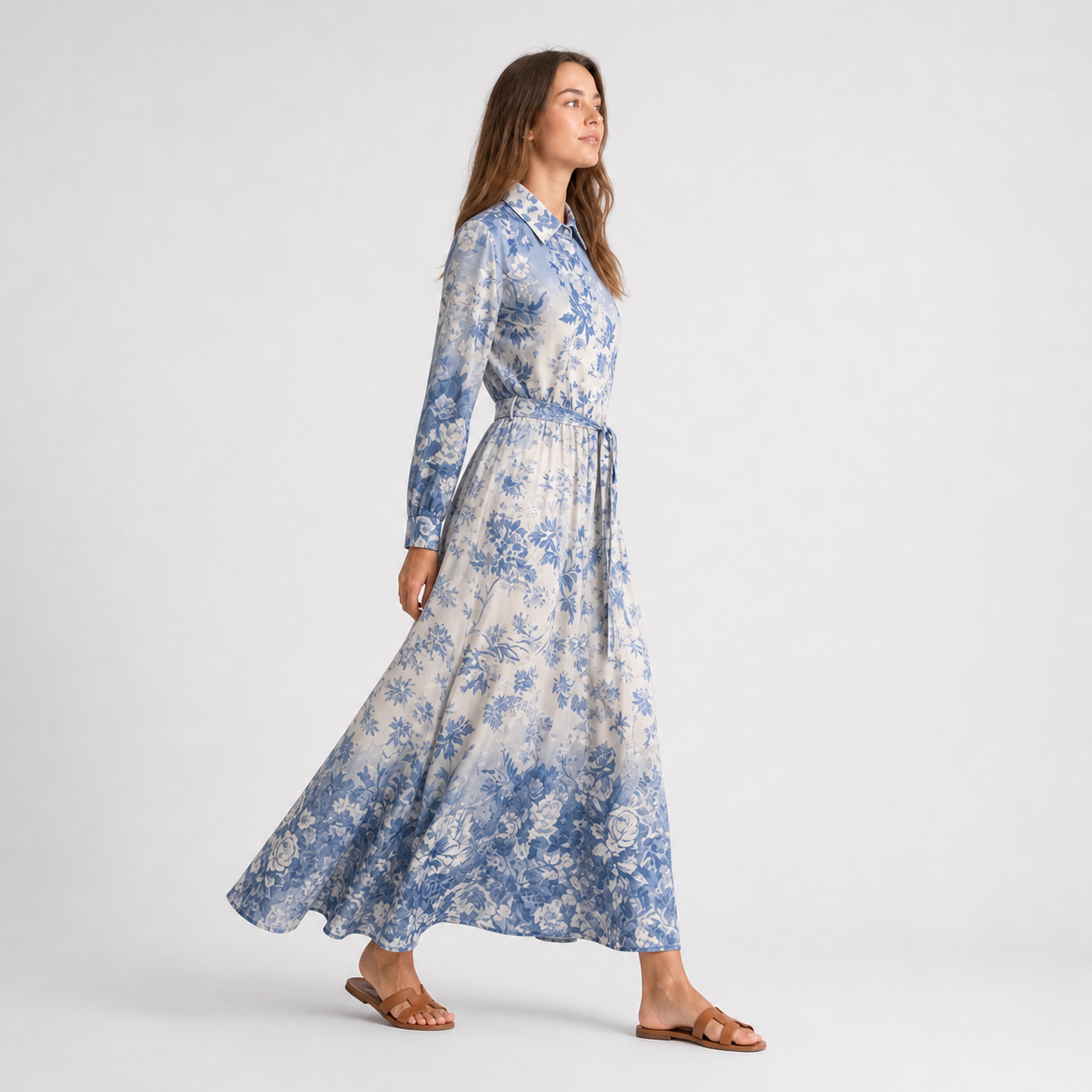 Robe longue bleue fleurie ceinturée Tsniout — vue 3 — Tissu fluide imprimé floral, coupe maxi et ceinture assortie