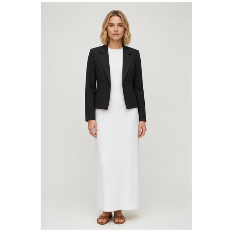 Blazer court noir Tsniout — Tissu souple noir, coupe tailleur
