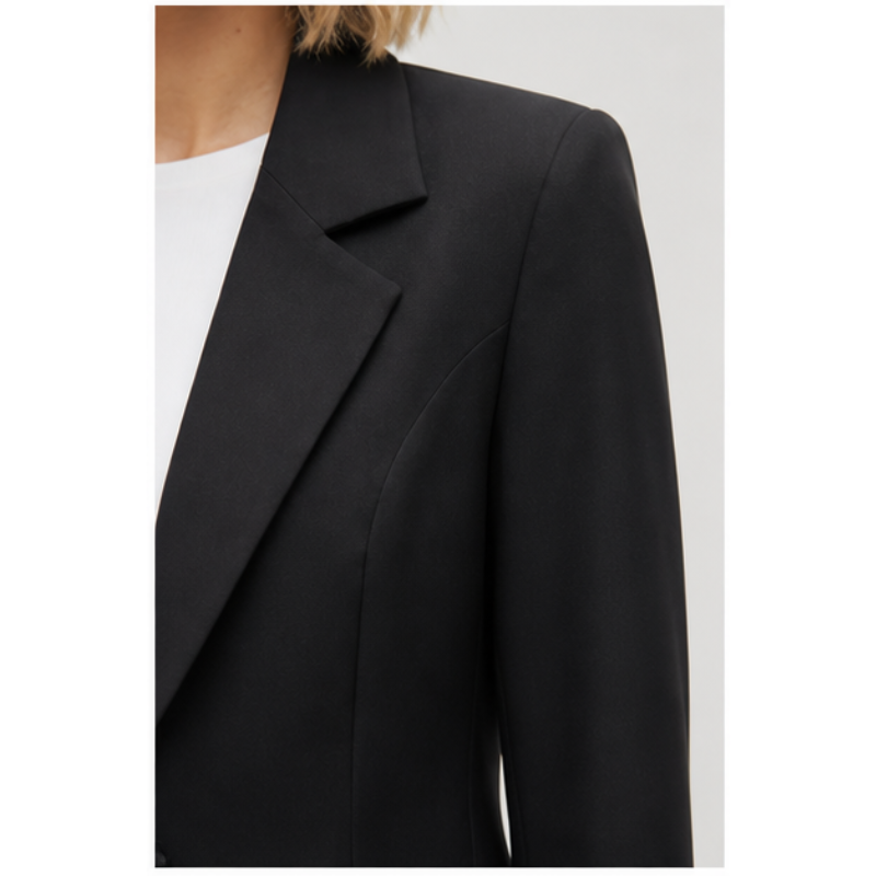 Blazer court noir Tsniout — vue 4 — Tissu souple noir, coupe tailleur