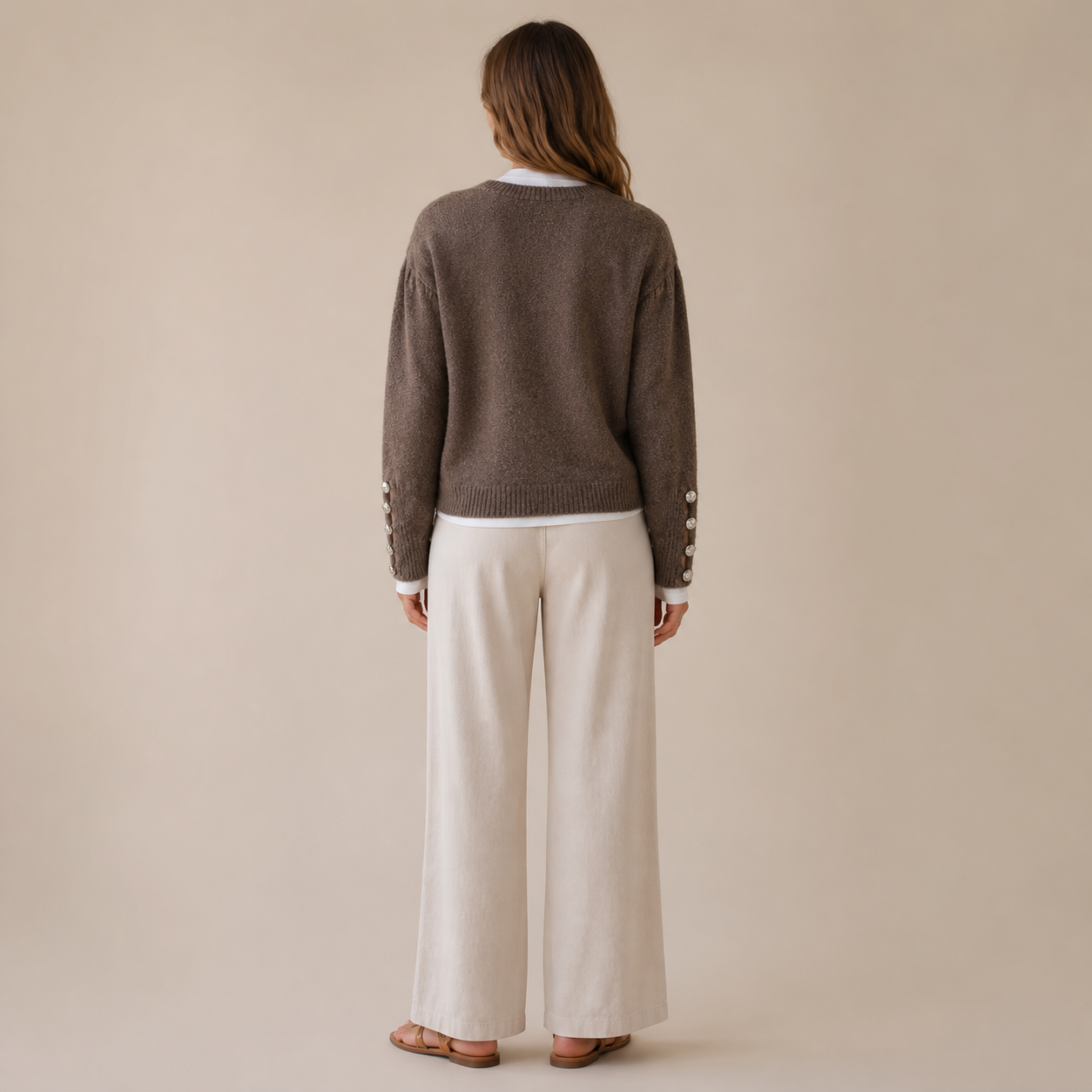 Pull marron en maille à boutons Tsniout — vue 2 — Maille douce riche en laine et élasthanne
