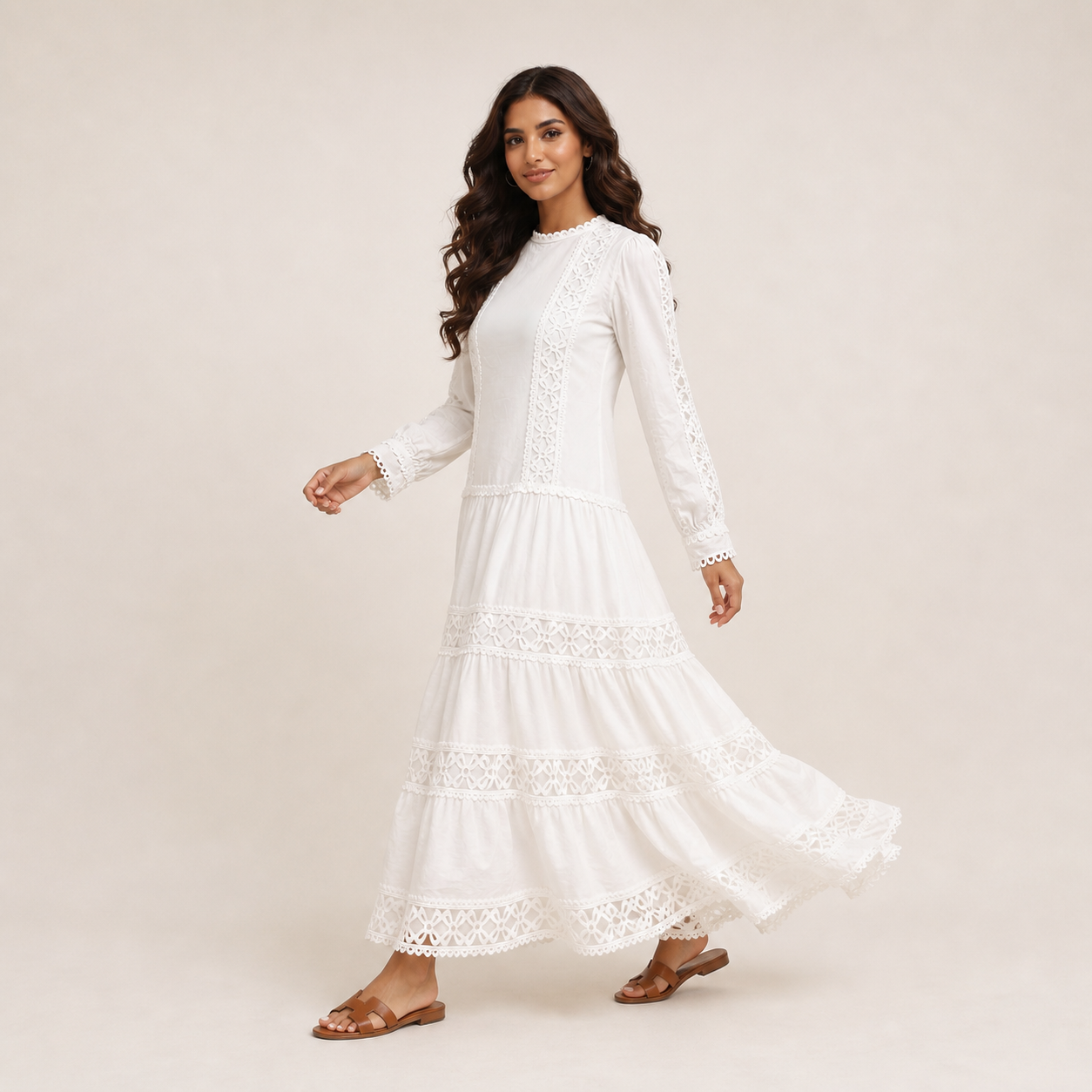 Robe longue écrue bohème brodée à volants Tsniout — vue 3 — 70 % coton, 30 % polyester