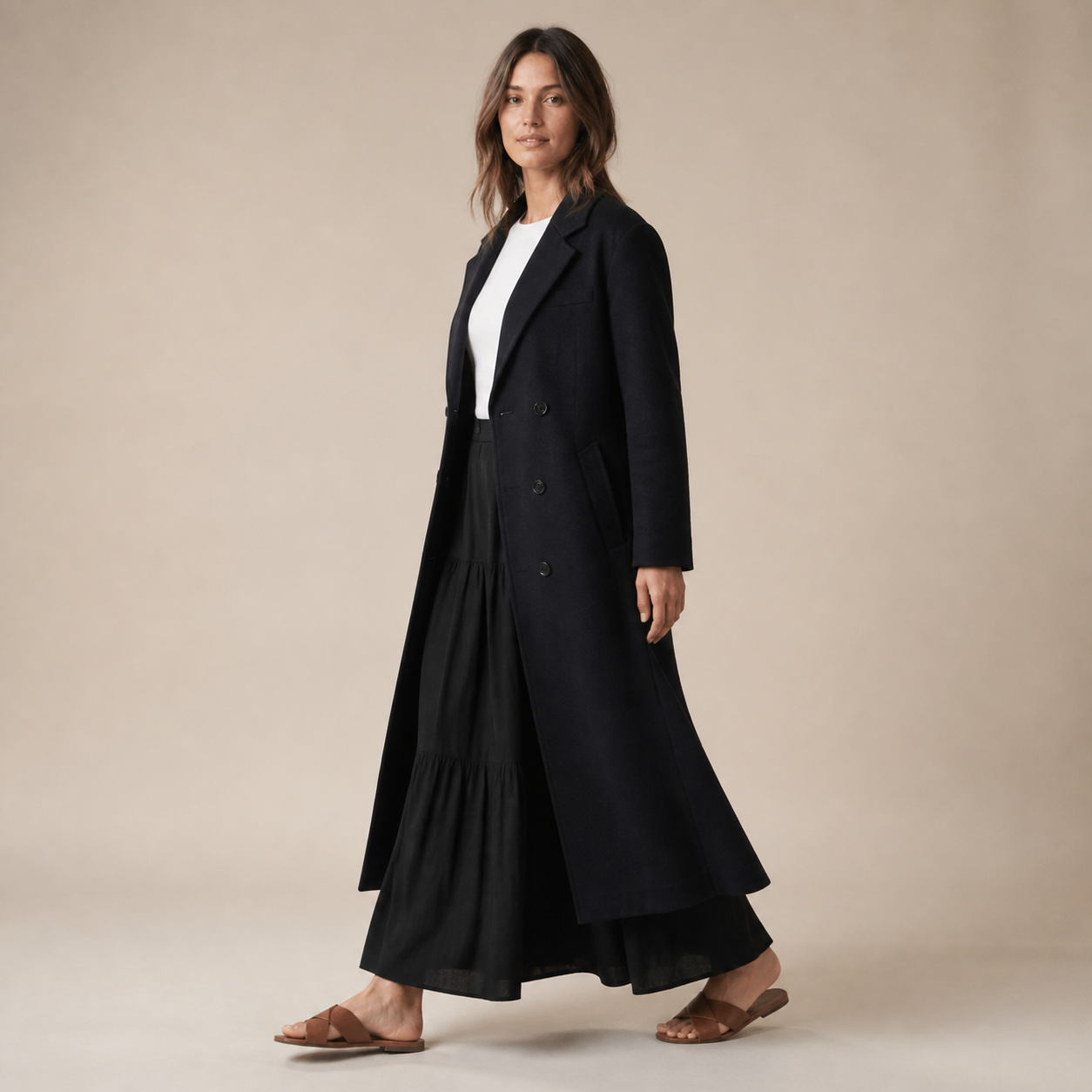 Manteau noir long à double boutonnage Tsniout — vue 3 — Tissu extérieur structuré, doublure confortable