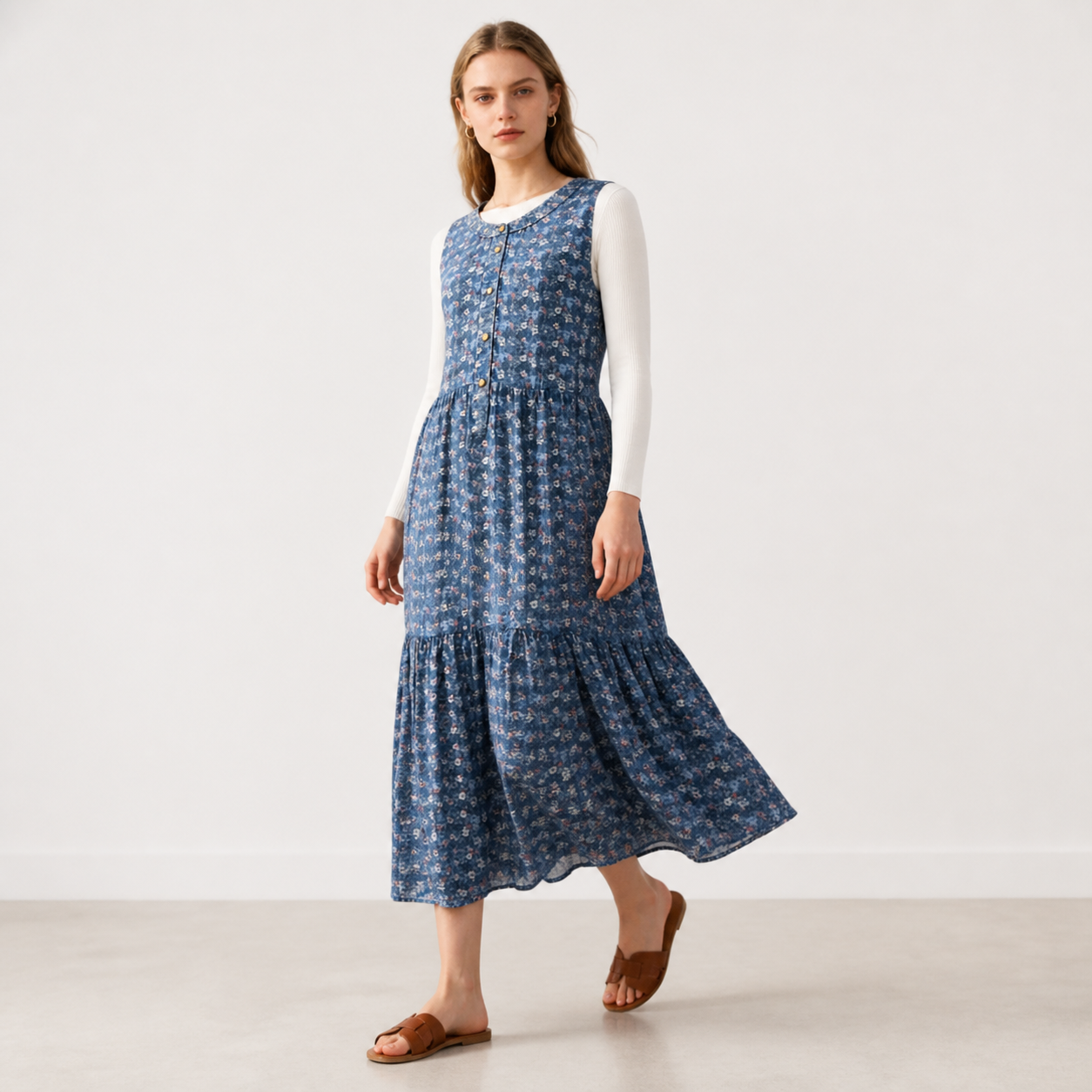 Robe longue bleue fleurie boutonnée Tsniout — vue 3 — Tissu fluide fleuri