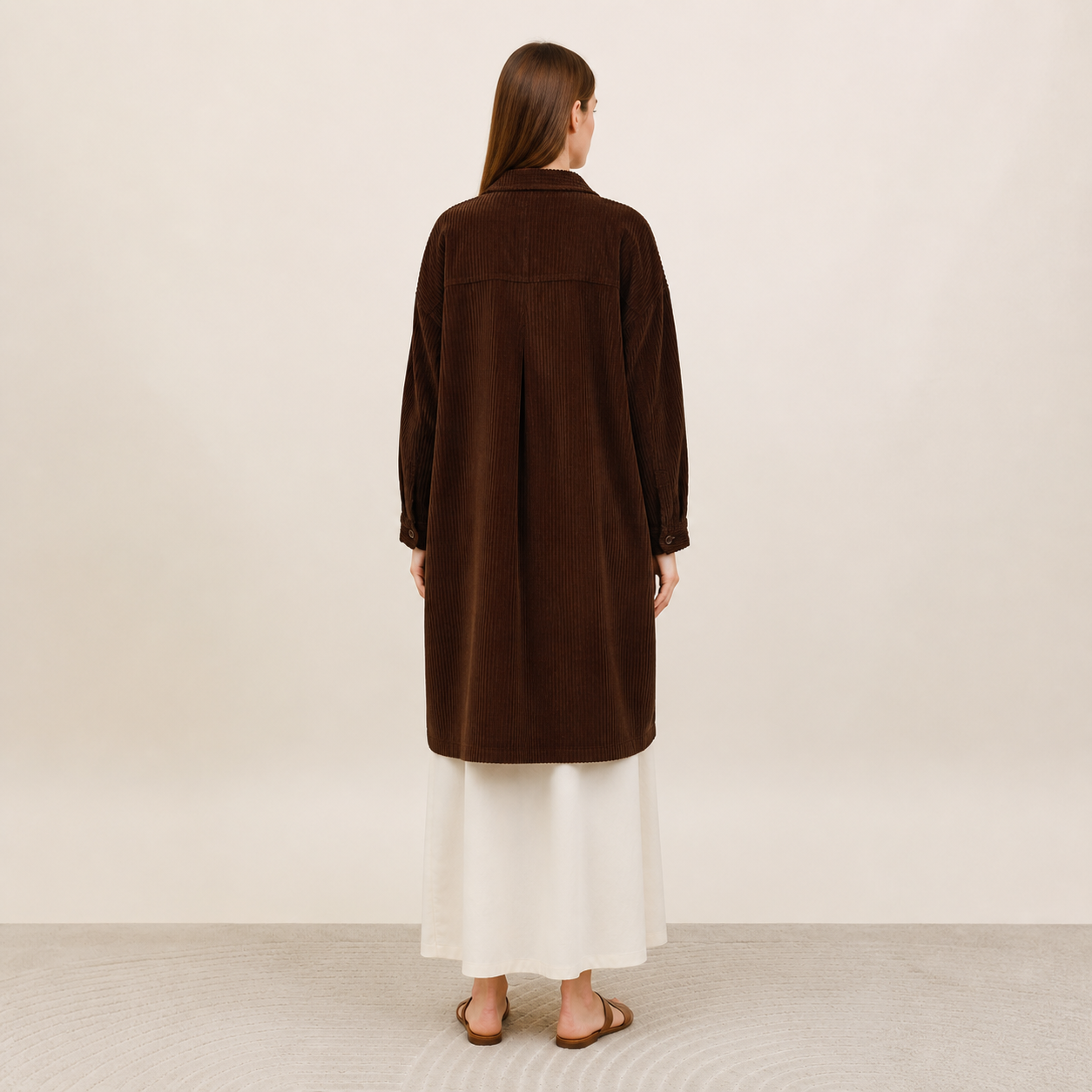 Manteau long marron en velours côtelé Tsniout — vue 2 — Velours côtelé 100 % coton