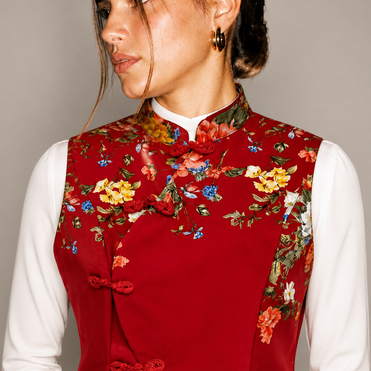 Top rouge à col chinois floral Tsniout — vue 4 — Polyester 95 %, élasthanne 5 %
