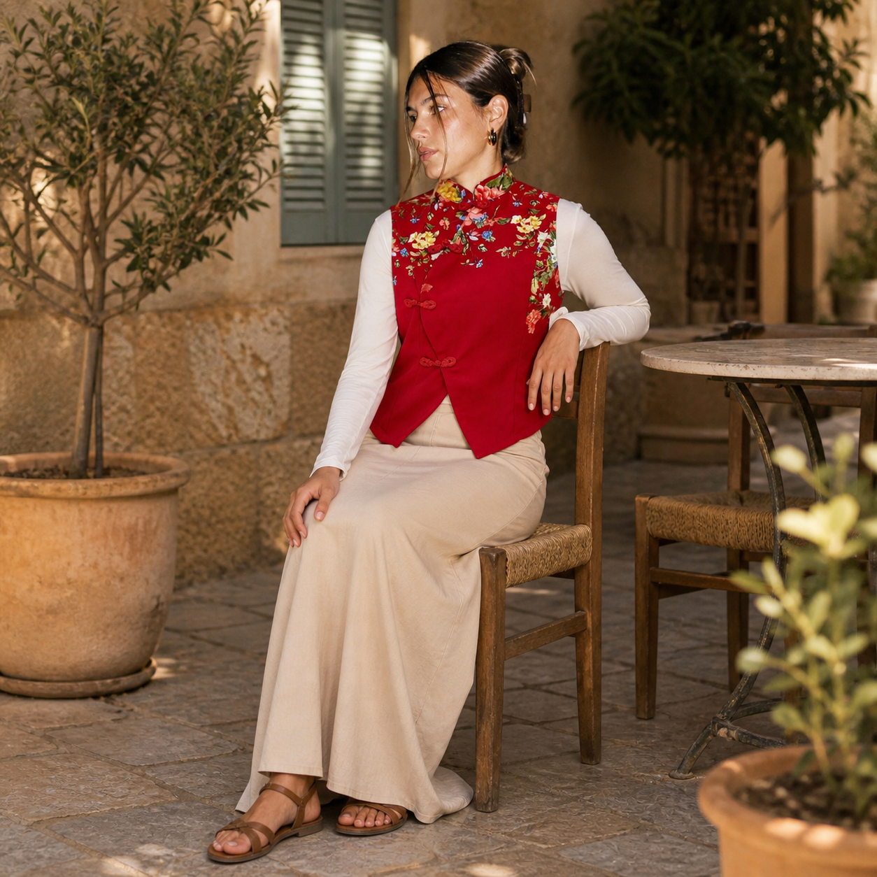 Top rouge à col chinois floral Tsniout — vue 5 — Polyester 95 %, élasthanne 5 %