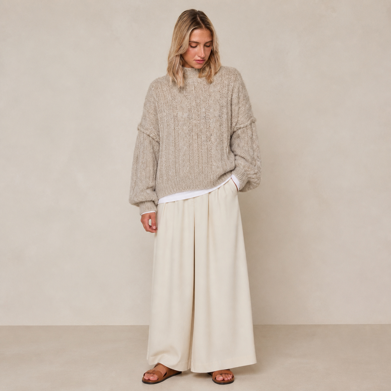 Pull beige en grosse maille Tsniout — Grosse maille torsadée, finition côtelée