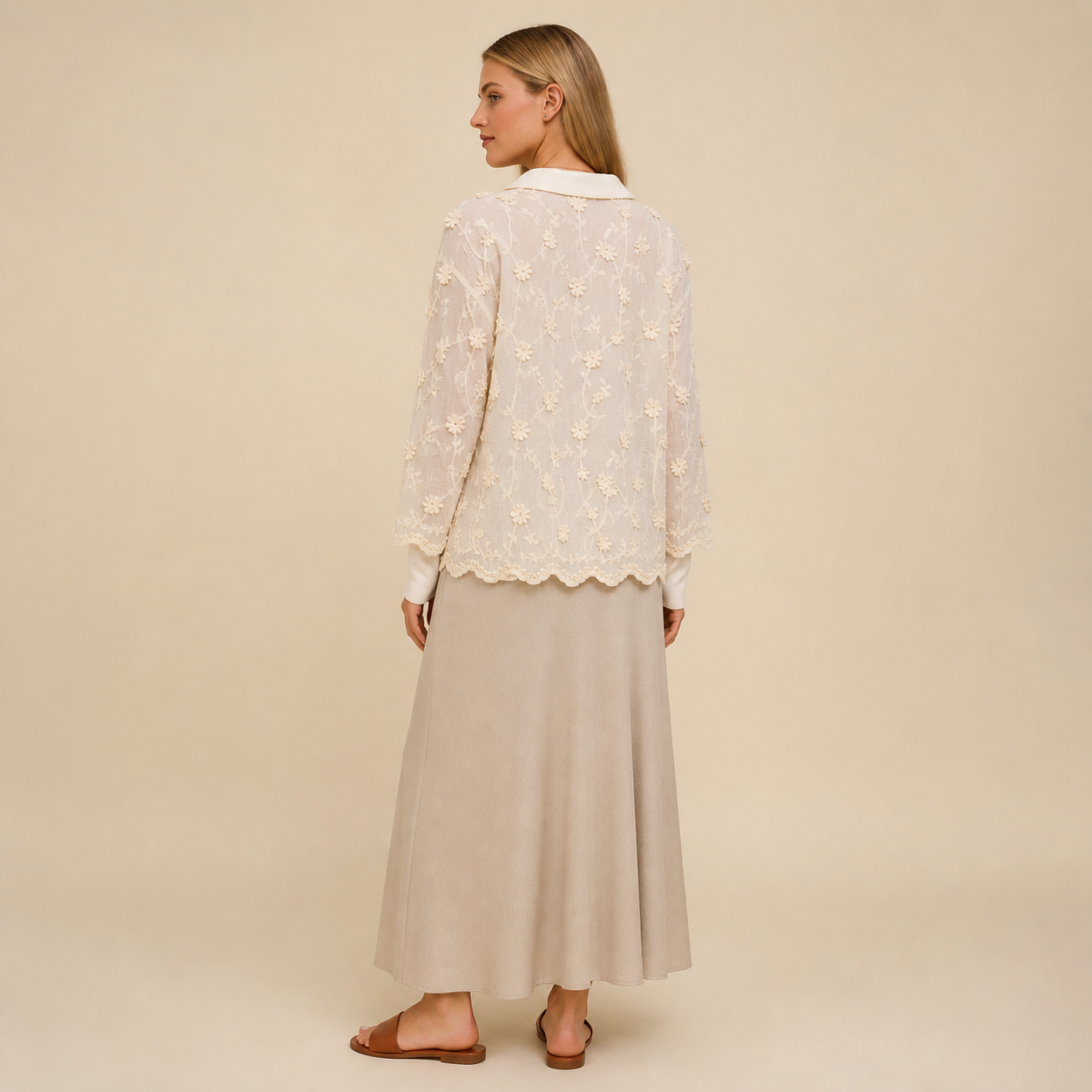 Blouse beige à fleurs brodées Tsniout — vue 2 — Coton 100%, broderies florales