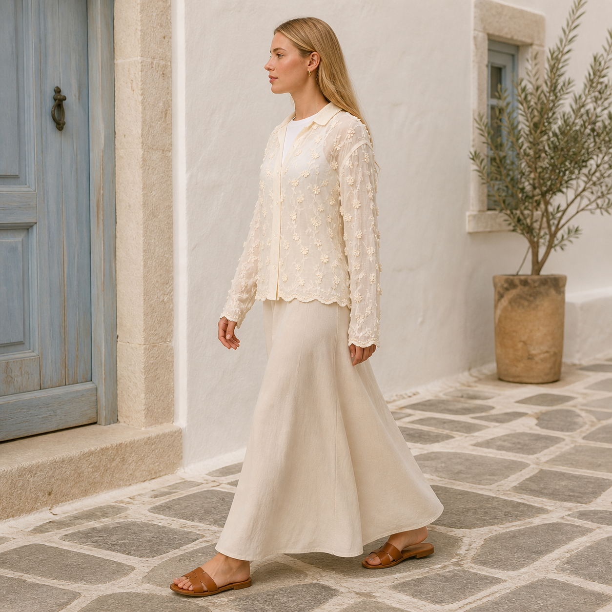 Blouse beige à fleurs brodées Tsniout — vue 3 — Coton 100%, broderies florales