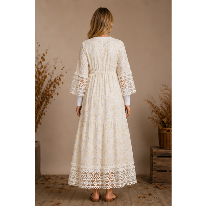 Robe longue ivoire et dorée en broderie anglaise Tsniout — vue 2 — 100 % coton broderie anglaise, doublure opaque
