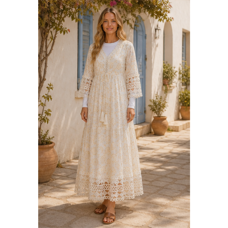Robe longue ivoire et dorée en broderie anglaise Tsniout — vue 3 — 100 % coton broderie anglaise, doublure opaque