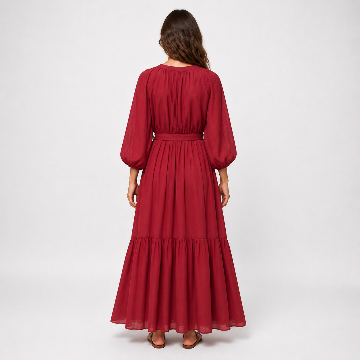 Robe longue bordeaux à volants Tsniout — vue 2 — Tissu fluide, volants superposés et manches bouffantes