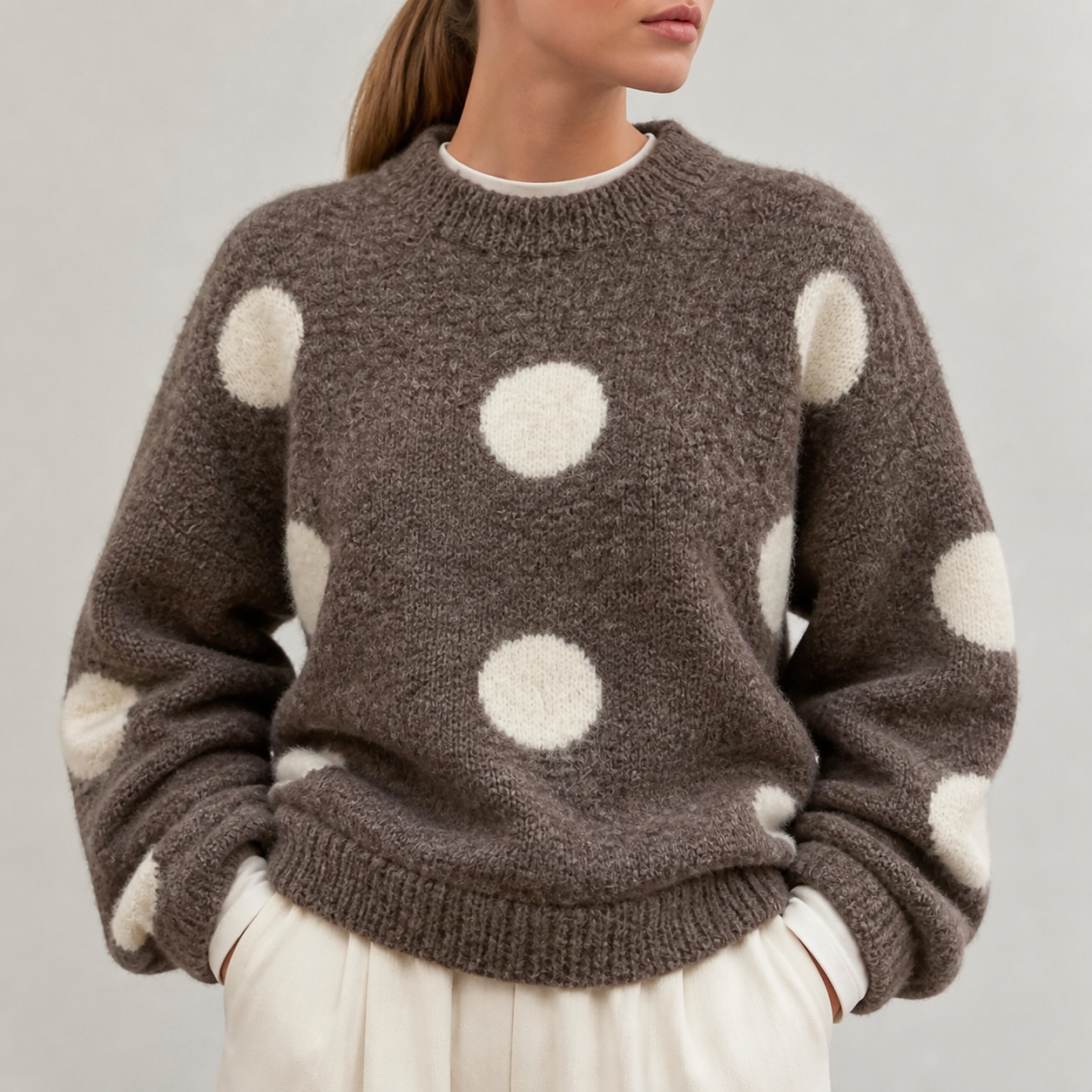 Pull marron à pois écrus Tsniout — vue 4 — Maille douce recyclée, mélange polyester et laine