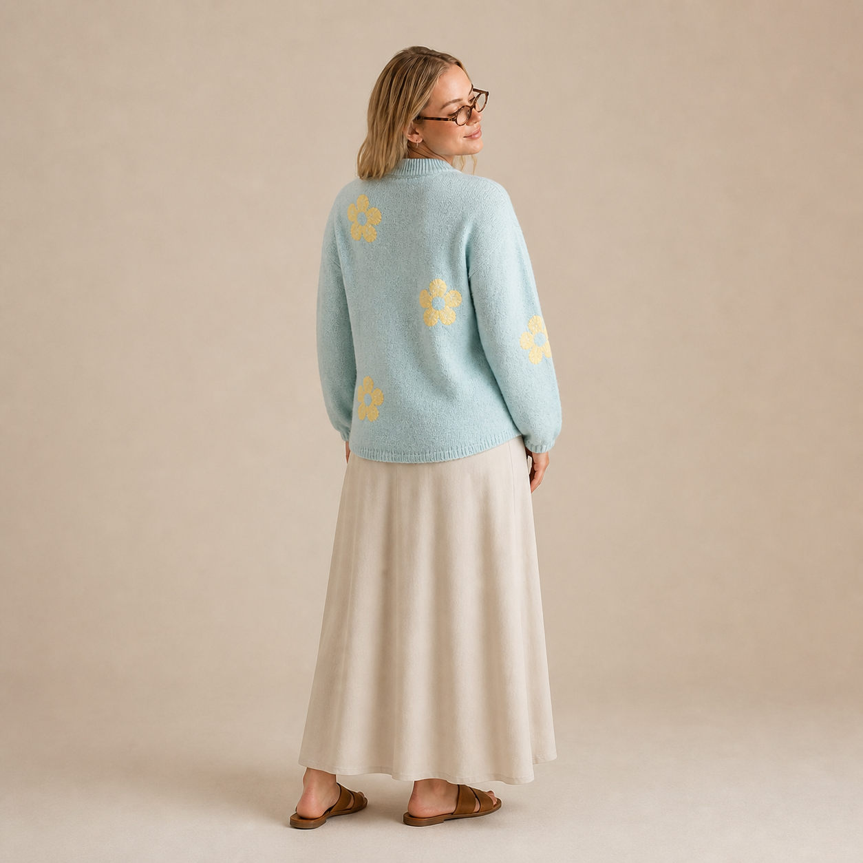 Pull vert clair à fleurs jaunes Tsniout — vue 2 — Laine mélangée et fibres recyclées, maille texturée