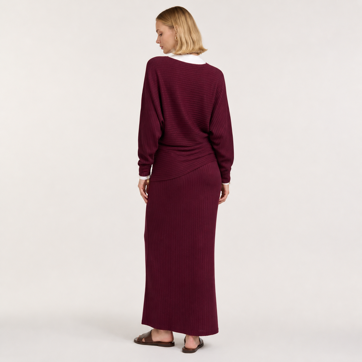 Robe longue bordeaux en maille côtelée Tsniout — vue 2 — Maille côtelée souple