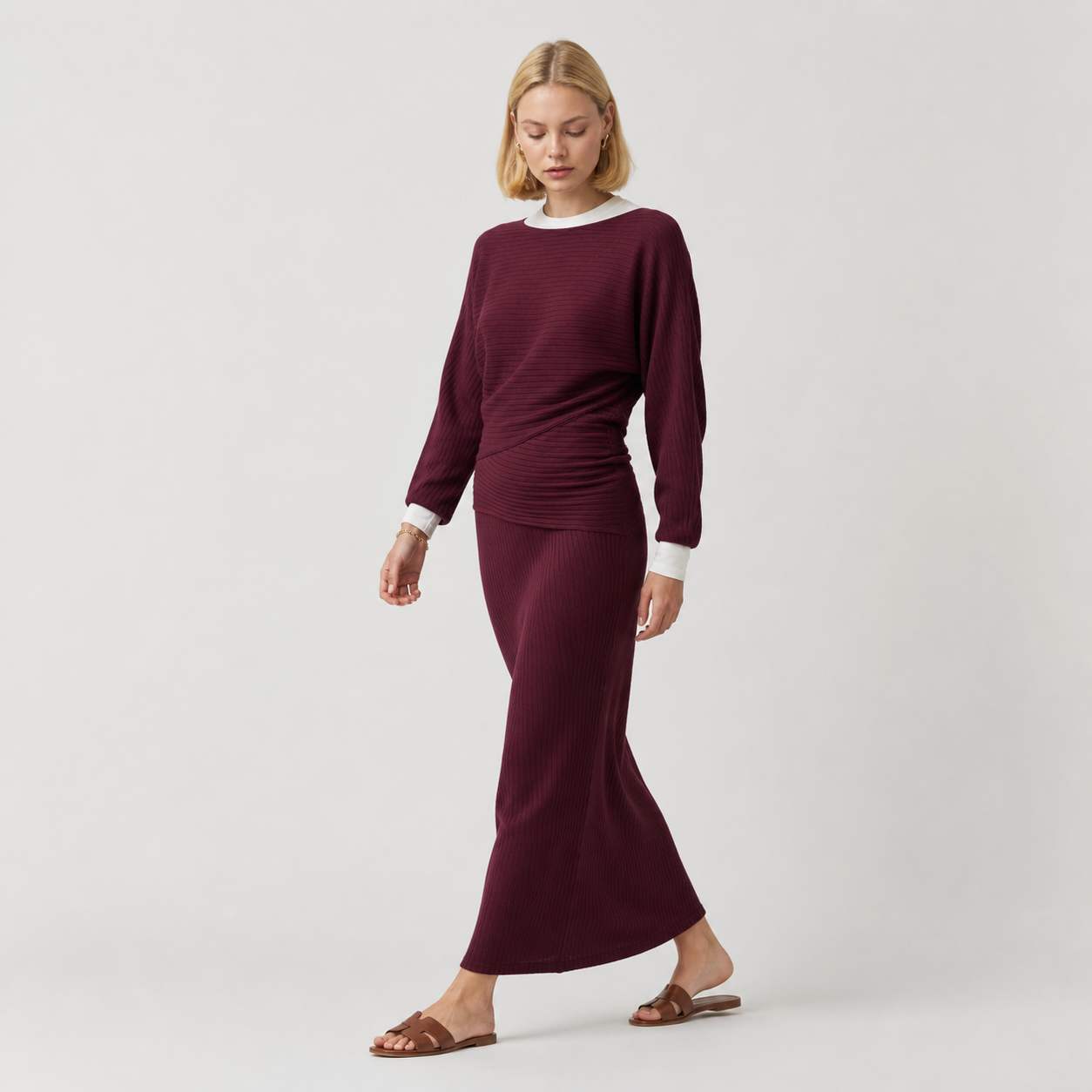 Robe longue bordeaux en maille côtelée Tsniout — vue 3 — Maille côtelée souple