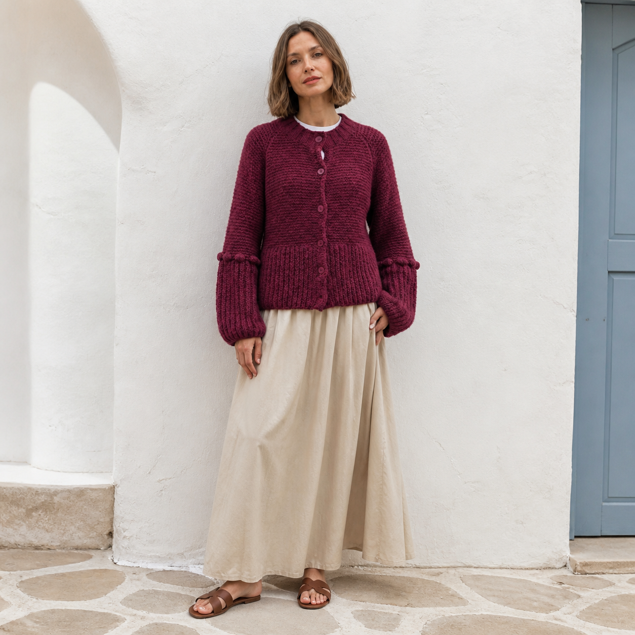Gilet bordeaux en grosse maille à pompons Tsniout — vue 6 — Polyester 100 %, grosse maille