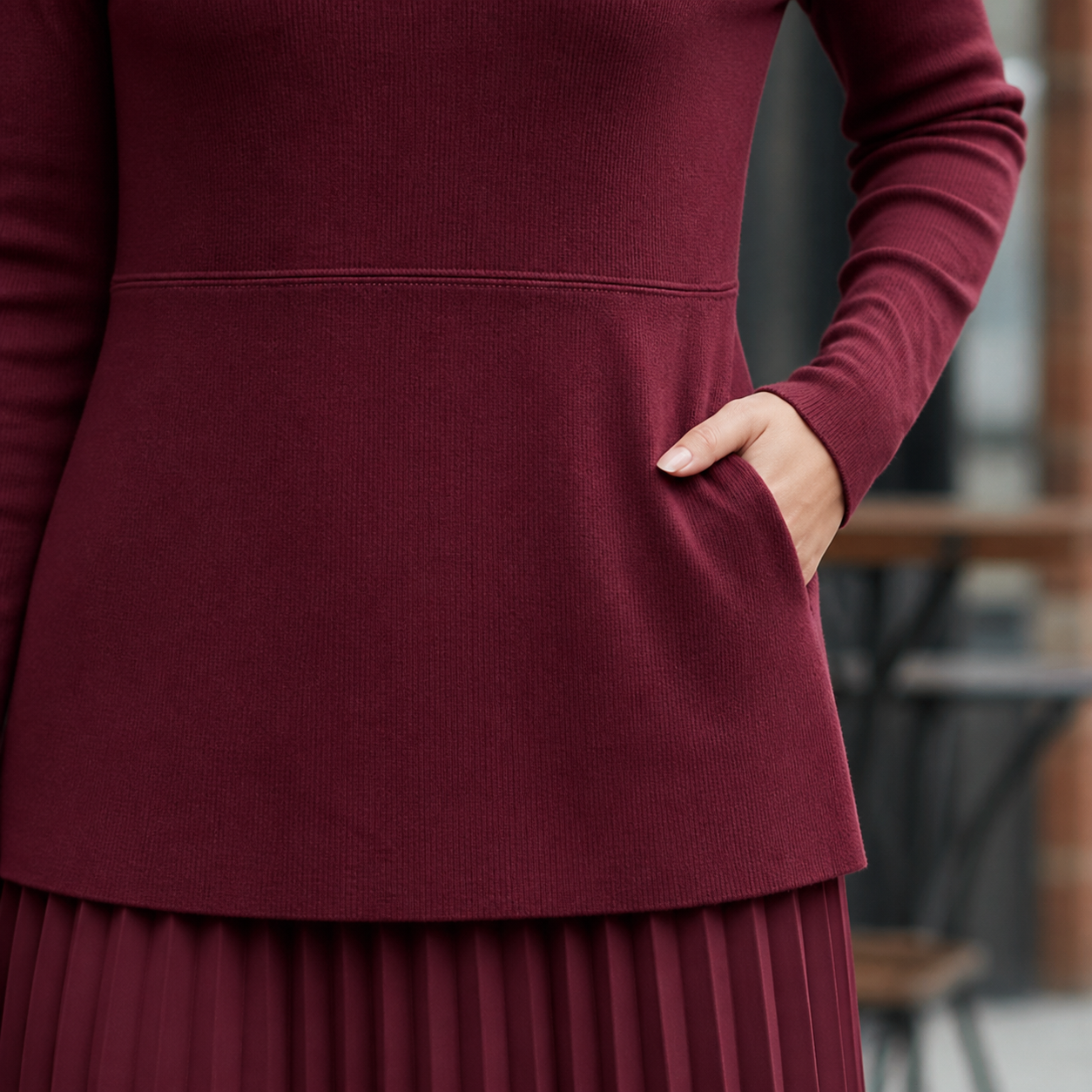 Robe longue bordeaux en maille et jupe plissée Tsniout — vue 4 — Maille souple et tissu plissé