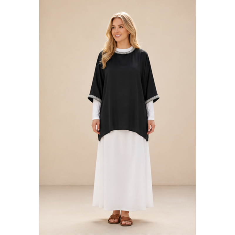 Tunique noire satinée à bordures perlées Tsniout — Tissu satiné fluide